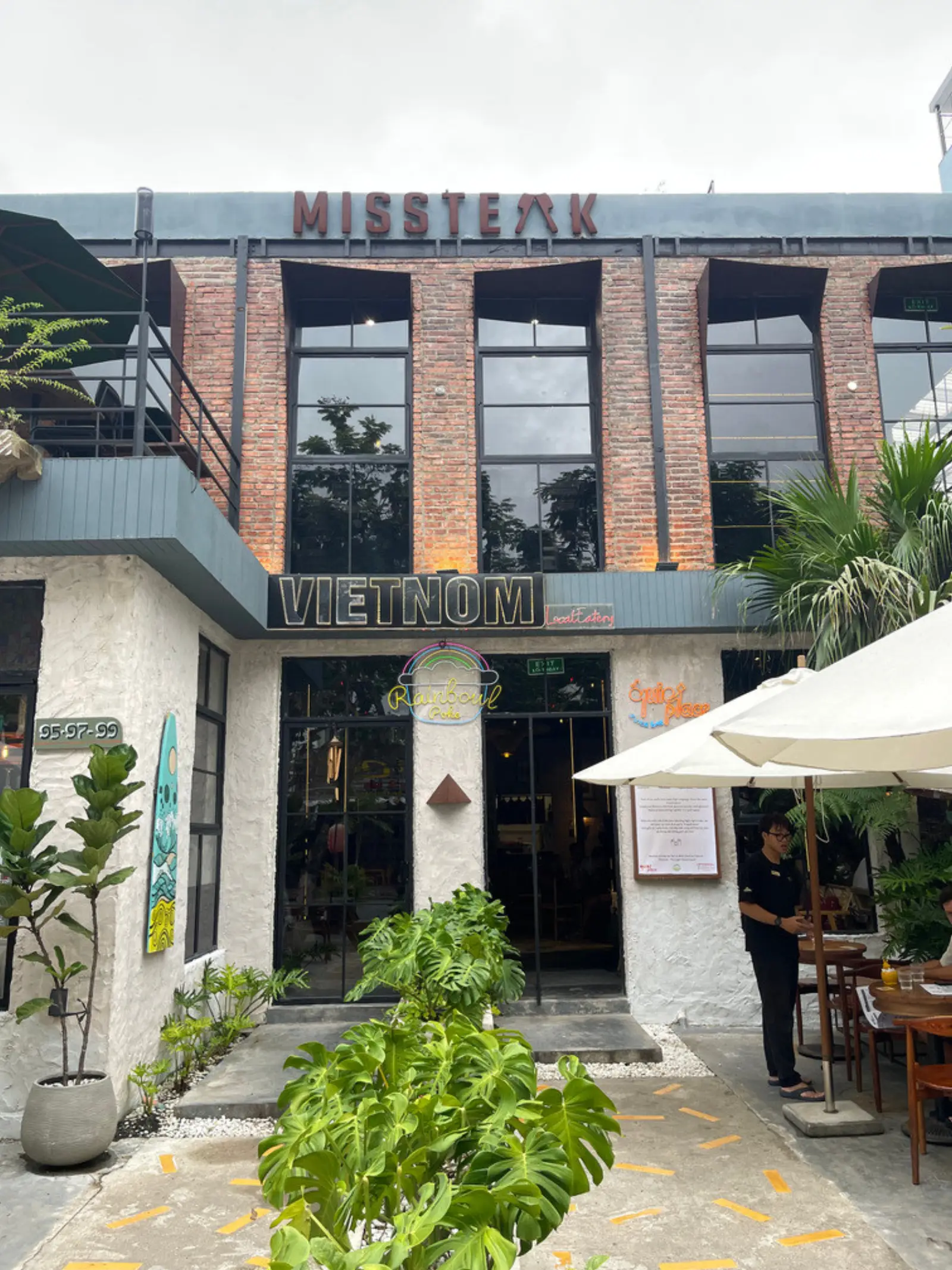 Vietnom Local Eatery dishes, Da Nang