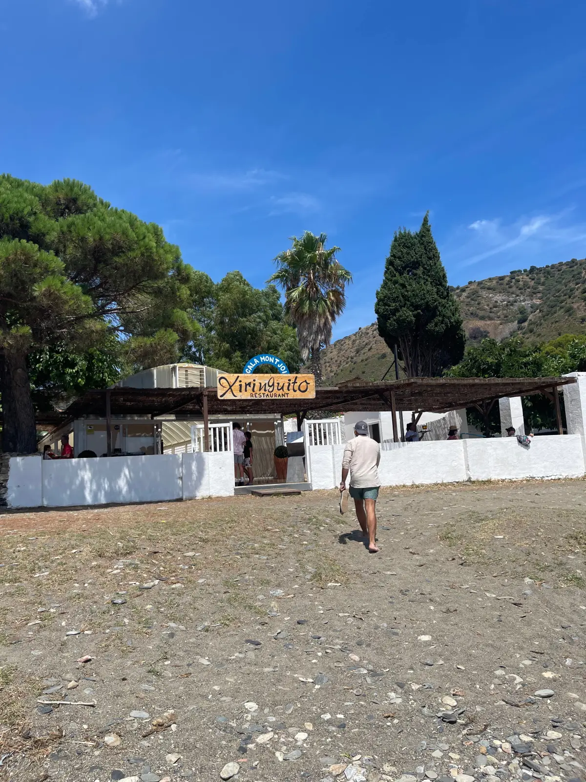 The chiringuito on the beach at Cala Montjoi