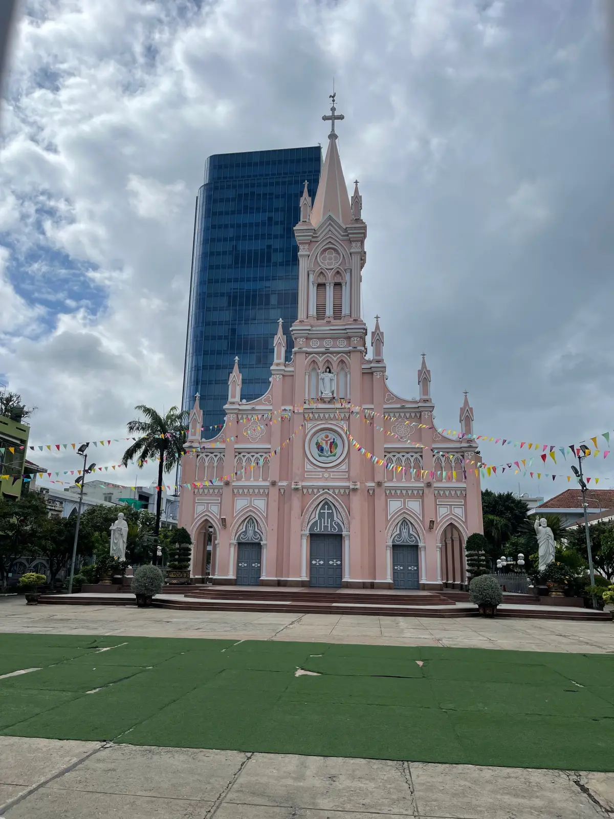 The pink Da Nang Cathedral