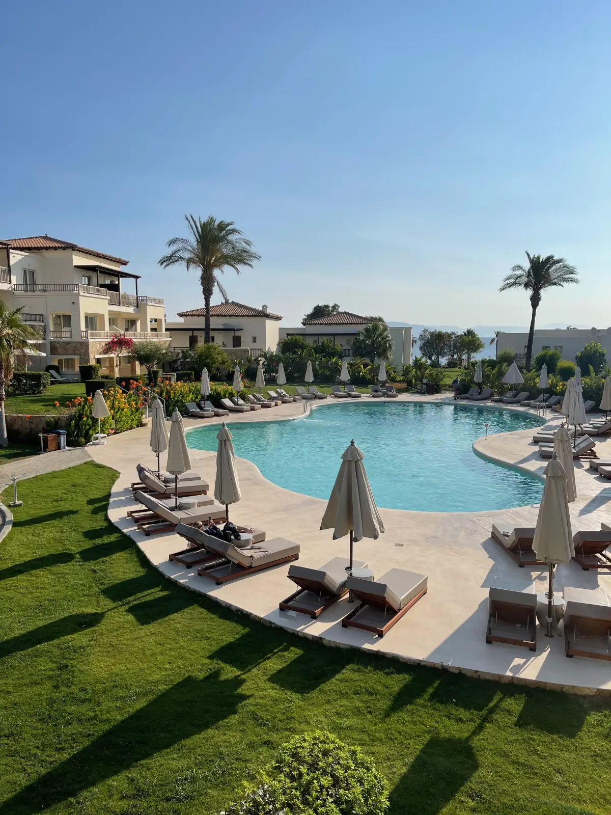 The hotel pool in Psalidi
