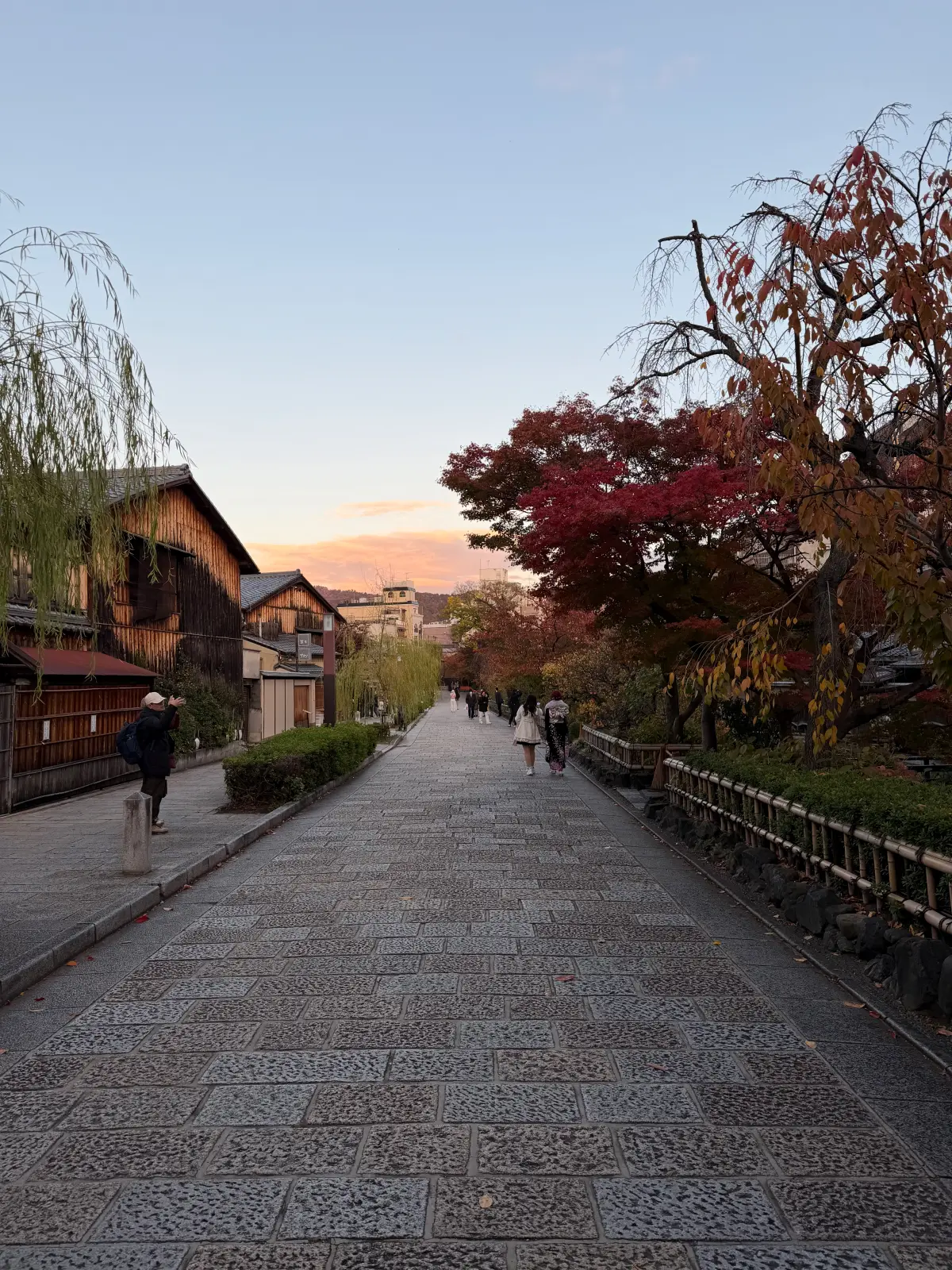 The Shirakawa canal in Gion at dusk