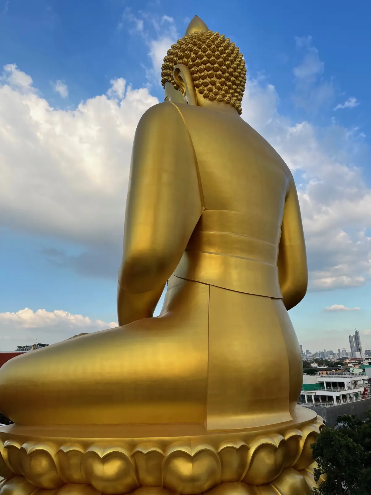 Golden Buddha & Wat Paknam in Bangkok