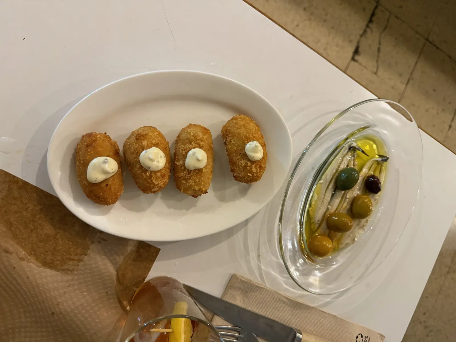 Croquettes and olives at Santa Magdalena