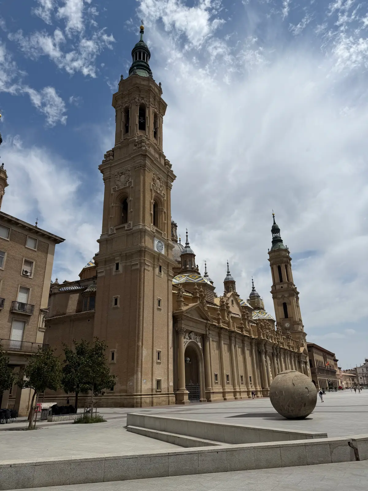 The Basilica del Pilar from the square